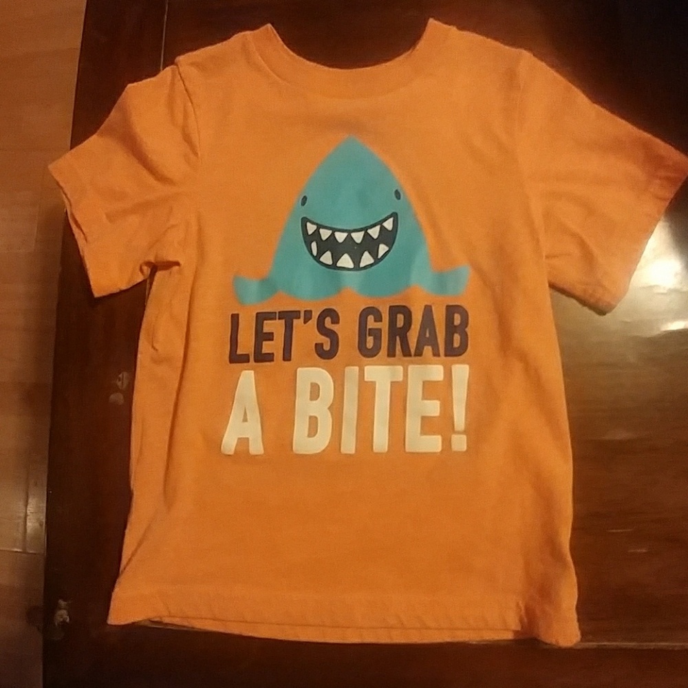 Tee shirt